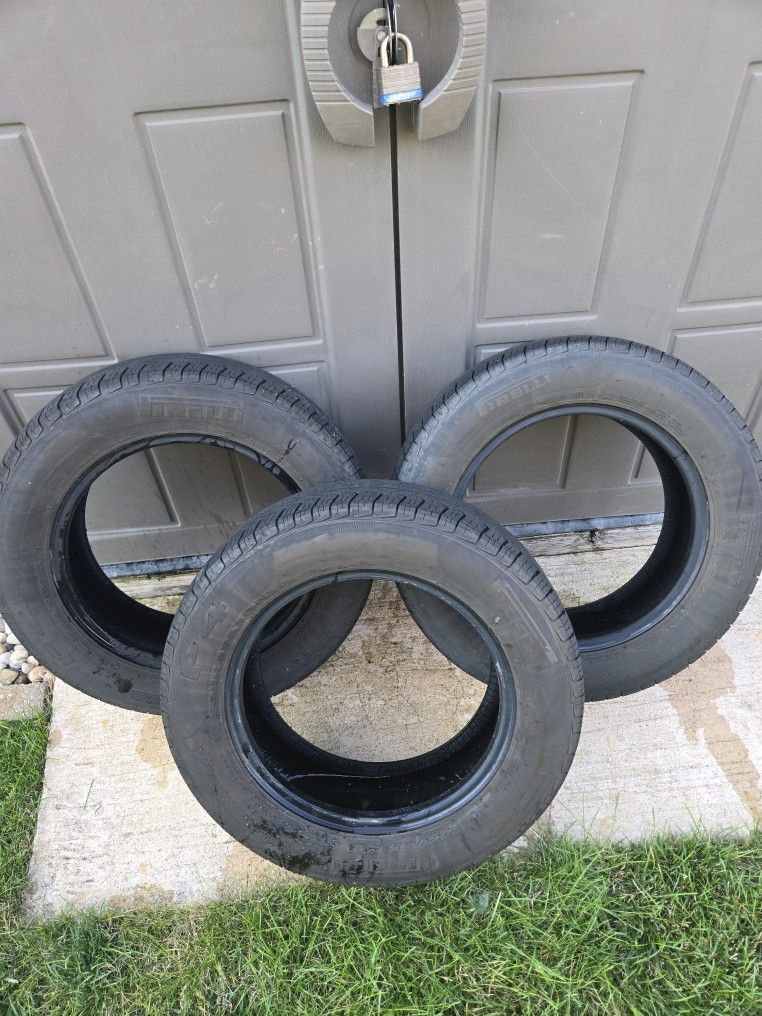 Toyota COROLLA TIRES 3 Perelli P4