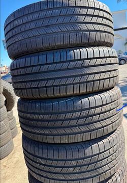225 65 17 Michelin Tires Con 80% de Vida Las 4