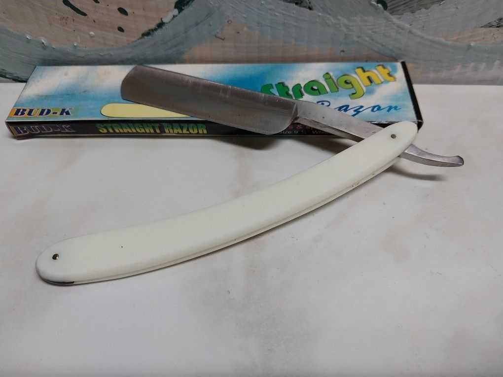 White Handle Straight Razor 