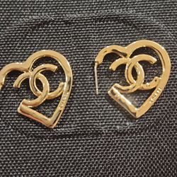 Gold heart earring luxury inspired