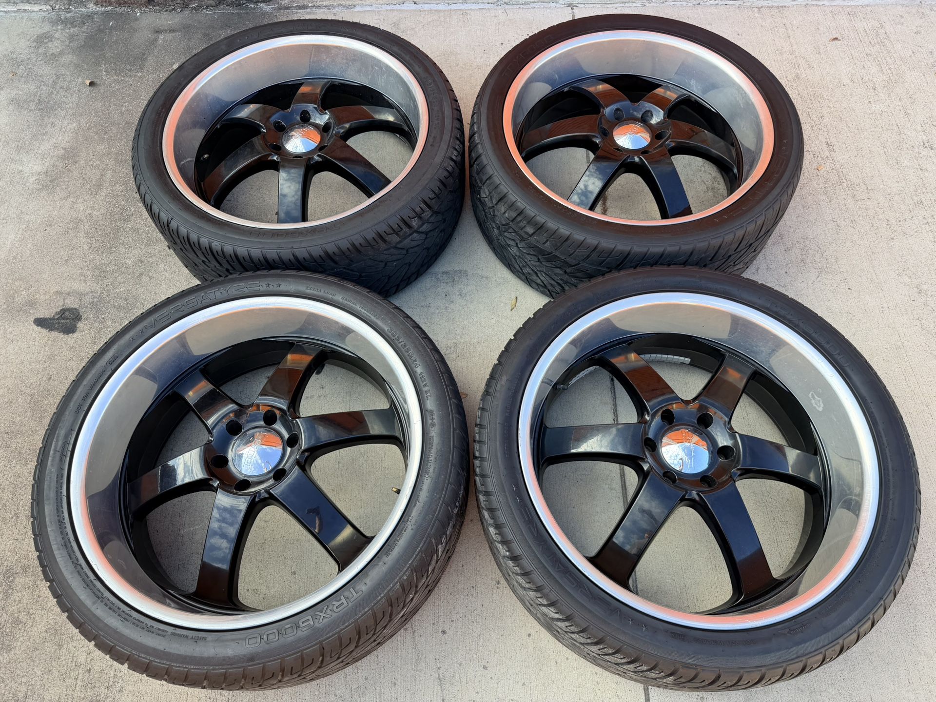 U2 CHEVY GMC CADILLAC NISSAN RIMS 24 INCH for Sale in Irving, TX - OfferUp