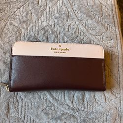 Nice Clean Kate Spade New York Wallet