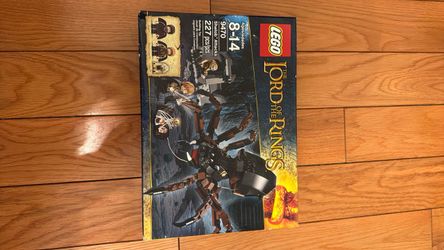 RARE Lord of The Rings Shelob Attacks Lego Set