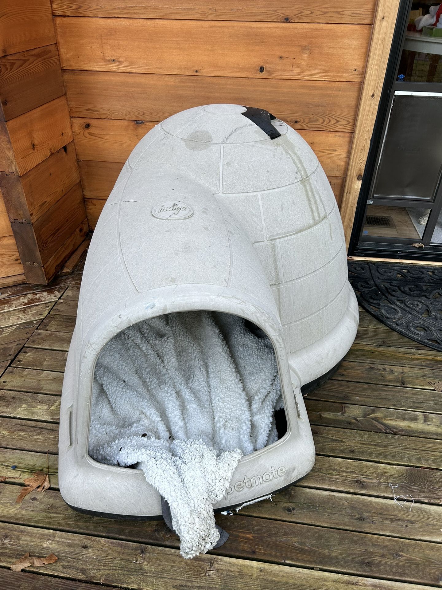 Dog Igloo for Sale in Snohomish, WA OfferUp