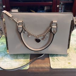 Hand Bag Guess