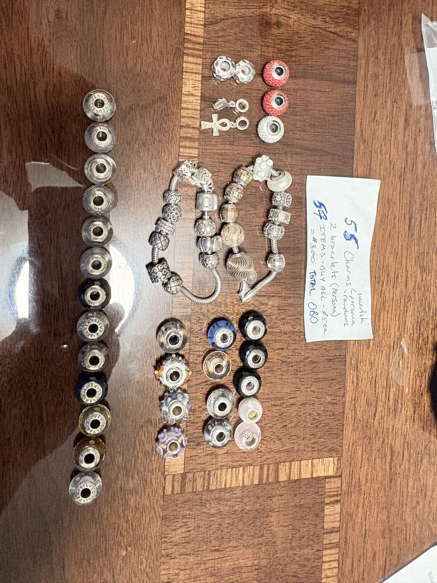 Lots Of Charms. Persona Swarovski