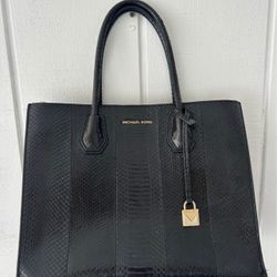 Micahel Kors Purse