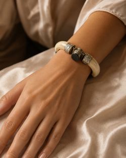 Bone Look Pull PinHinged Cuff Bracelet Black Stone Cabochon Gold Tone Statement Bracelet