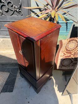 Jewelry box