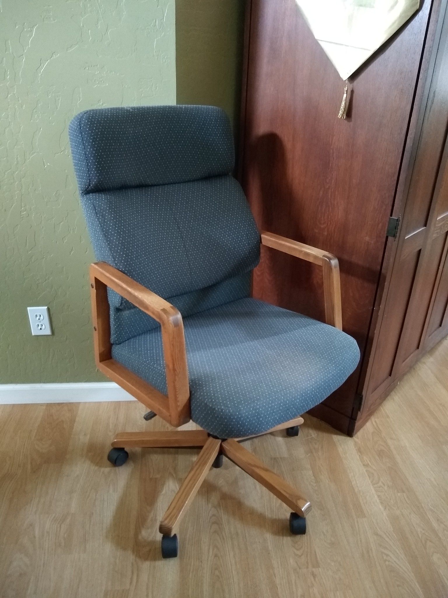 Comfortable Desk Chair