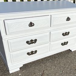 Dresser white horizontal  6 drawers easy sliding with dovetail construction  #5750 Made of oak and oak veneer by Sumter Cabinets 19 x 47 1/2 x 30 1/2”