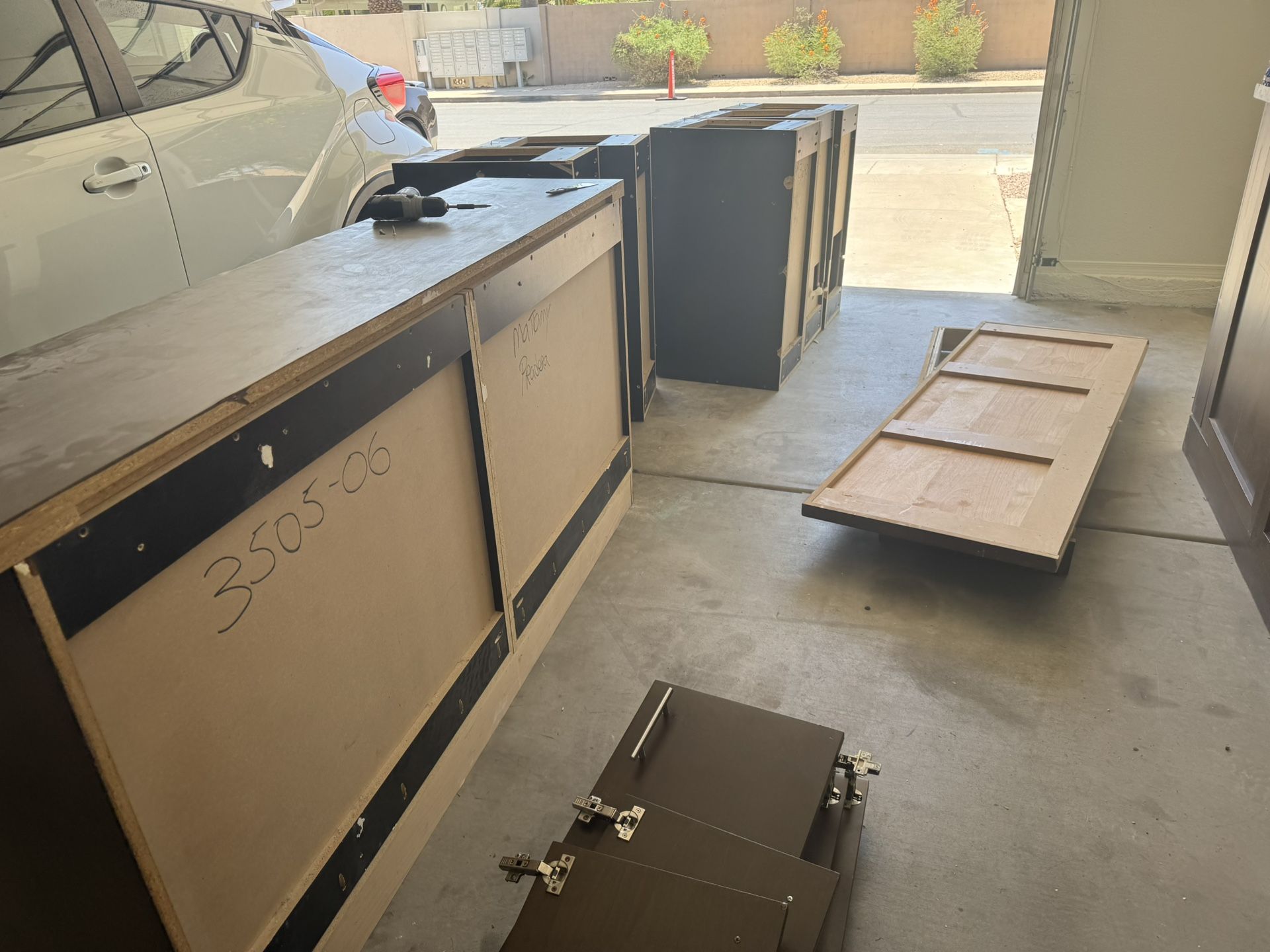 Free Cabinets Good Conditions