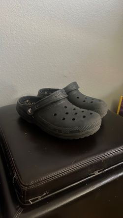 Black Crocs 
