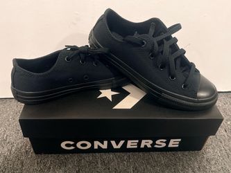 Black Converse Chuck Taylor Low Top – Women’s 4 / Men’s 2