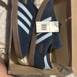 Adidas Stadt size 8 1/2 mens 