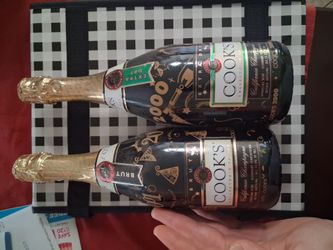 2000 and 2001 cooks champagne