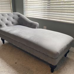 Tufted Chaise Lounge