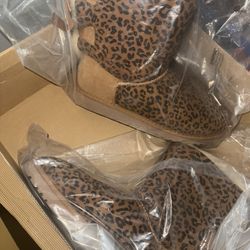 Leopard Uggs