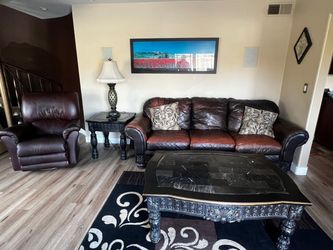 🔥 Family Room Set – Sofa, Loveseat, Recliner, Tables & Lamps – $1,290 🔥