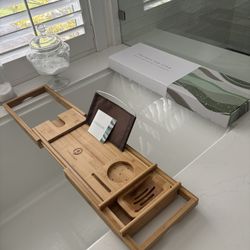 bamboo Bathtub Tray- NEW In BOX!!! 