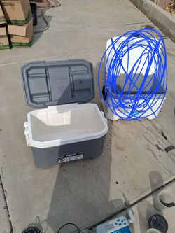 Ice chests Igloo Coolers Gray and White 54 quarts