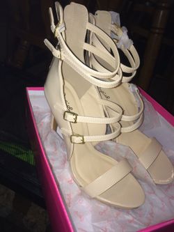 New high heels size 10
