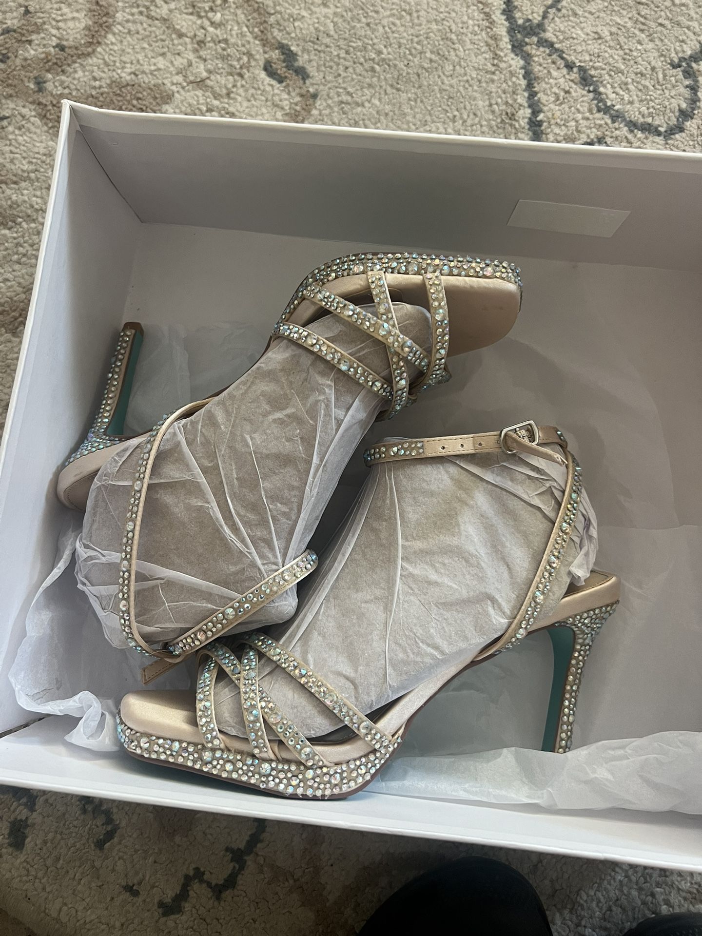 NEW size 5.5 heels