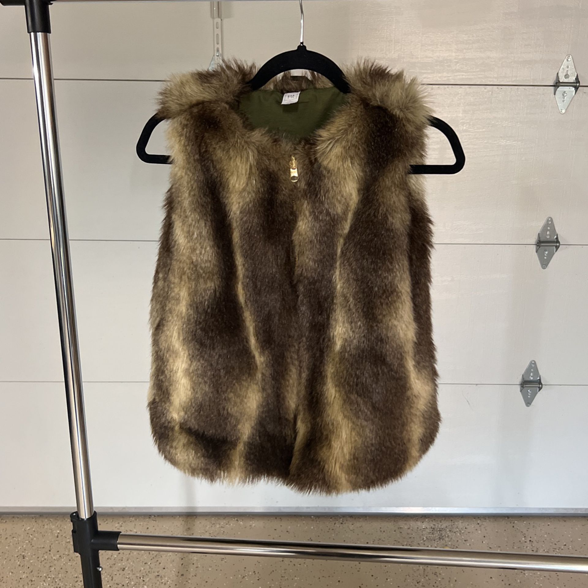 Reversible STUNNING GAP Kids XL Fur Vest. Could Fit As Woman’s Small