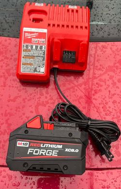 Milwaukee M18 FORGE BATERIA 8.0AH Y CARGADOR $140 FIRME PRECIO 