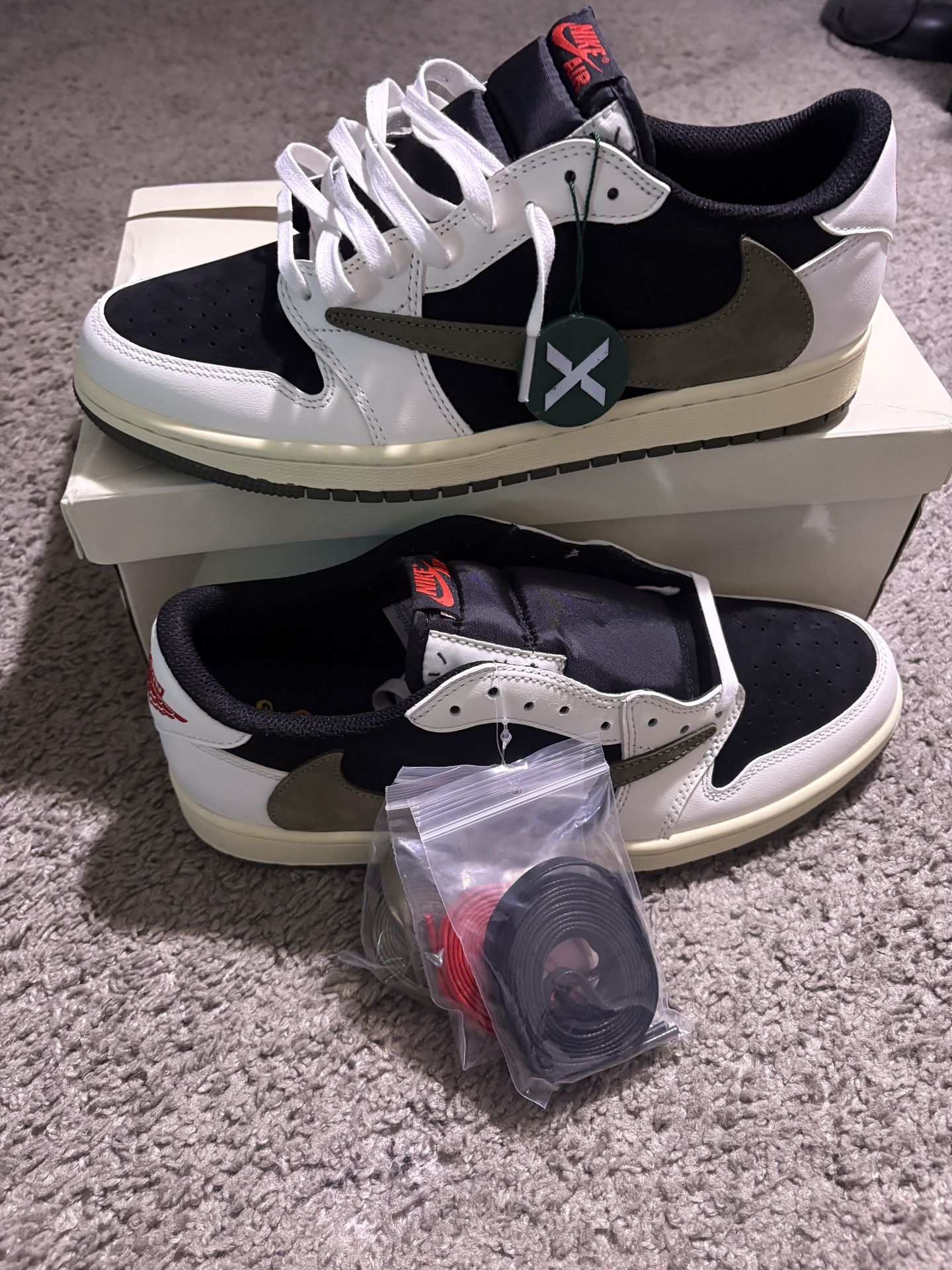 Travis Scott Jordan 1 Low “Olive” - Size 11