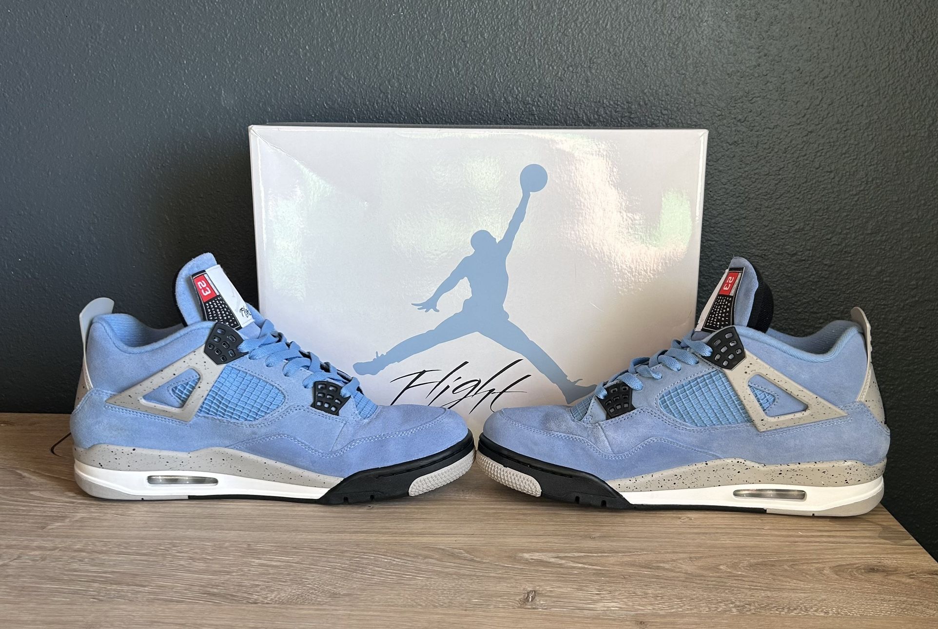 Jordan 4 Retro University Blue