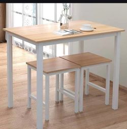 Table with 2 chairs