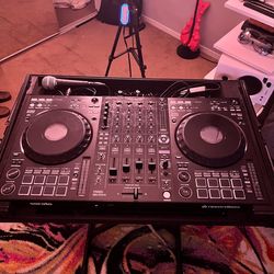 DDJ FLX10 Controller w/ Flight Case