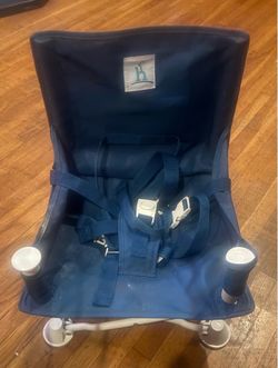 Hiccapop Booster seat does not have table $30.00
