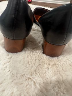 Beautiful sarto leather ladies shoes