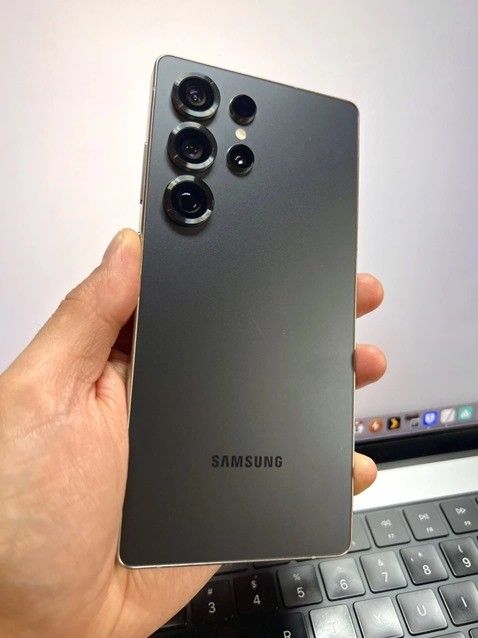 Samsung Galaxy S25 Ultra + Galaxy Watch + Galaxy Buds2 Pro + Wireless Charging Pad