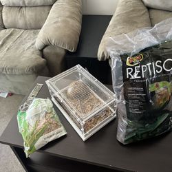 Small Reptile Or Spider Habitat With Heating Pad 