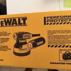 DEWALT Orbital Sander Kit, 5-Inch, Variable Speed (DWE6423K)