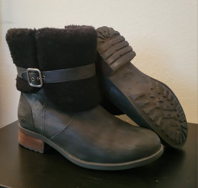 Women's UGG Australia
"Bayreuth ll" Cuffed Buckle Boots *  Women's 8.5 * BLACK *  Leather/Shearling