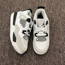 Jordan 4 Military Black 