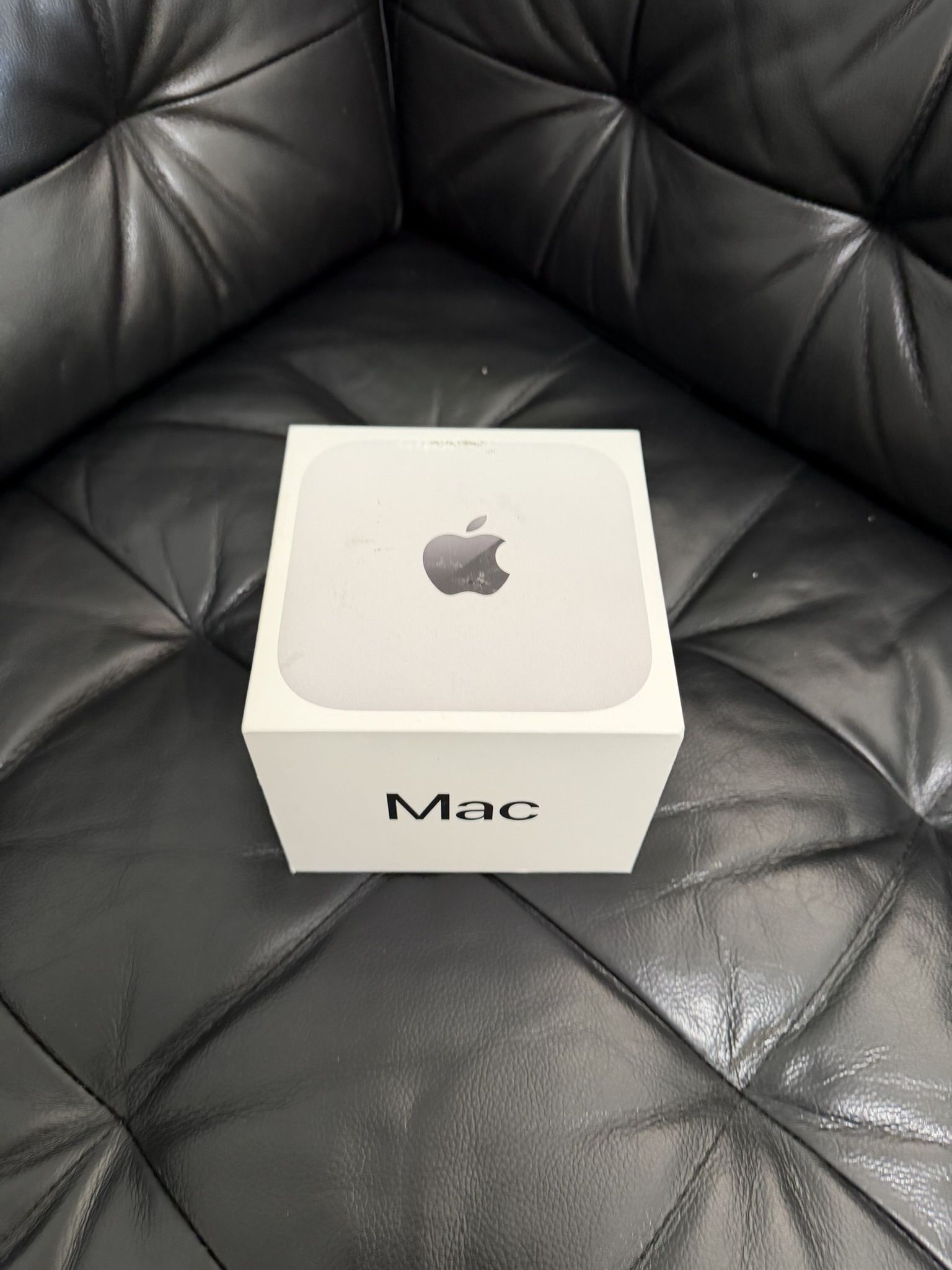 M4 Mac Mini 16gb 256 SSD like New