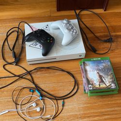 Xbox Series S 2 Controllers And Games 