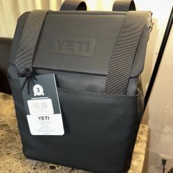 BRAND NEW YETI DAY TRIP 14 LITER COOLER TOTE