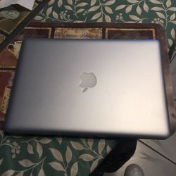 MacBook Pro 2 With Cd/ DVD Built in 