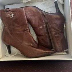 Nine West Women Boot 9.5 M