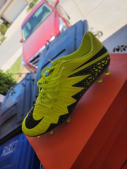 New Nike Hypervenom Phatal II FG Size 7 Cleats