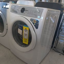 New Electrolux
4.4 cu. ft. Front Load Washer with LuxCare in White