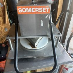 Manual Pizza Dough Press