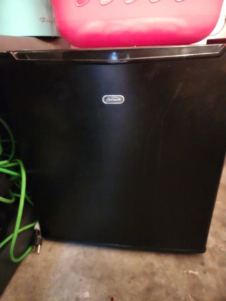 Mini Fridge