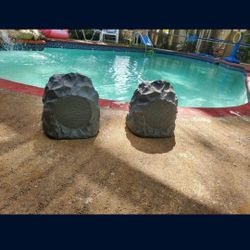 Bluetooth Outdoor Rock Speaker 